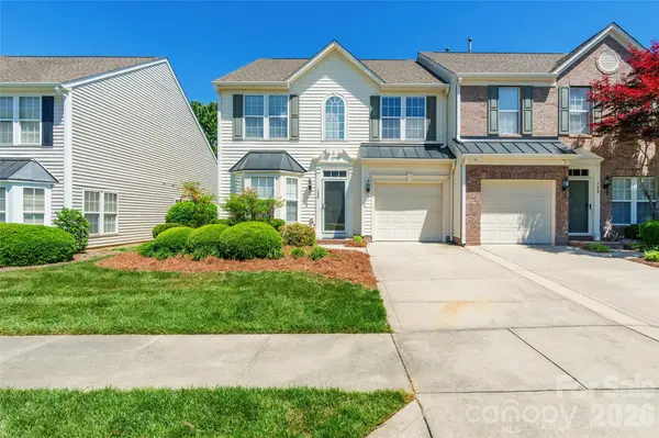 130 Autumn Falls DR, Lake Wylie, SC 29710