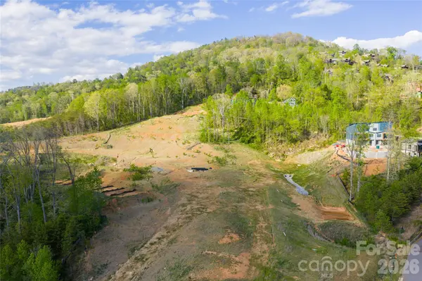 514 Sunset Villas LN, Asheville, NC 28804