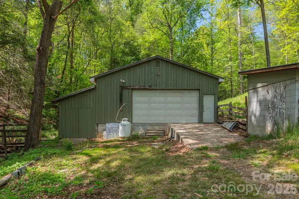 155 Old Starnes Cove RD, Asheville, NC 28806