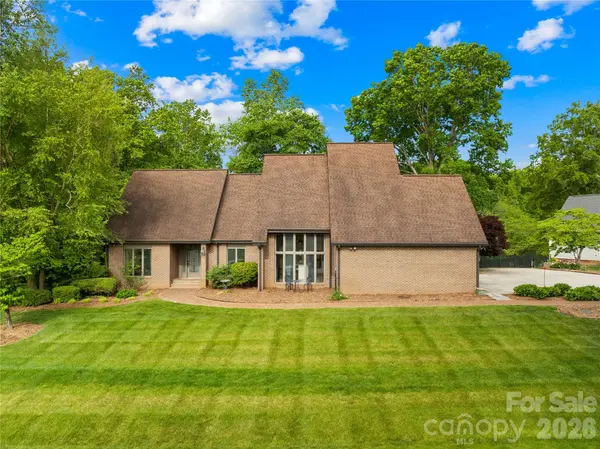 536 Innisbrook DR, Statesville, NC 28625