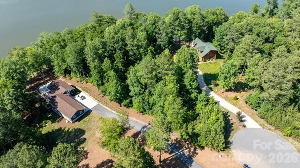 2259 Island View LN, Connelly Springs, NC 28612