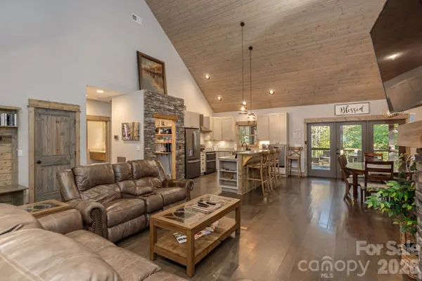 142 Davids TRCE, Pisgah Forest, NC 28768