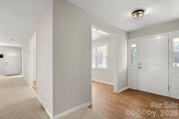 322 Holland CIR, Statesville, NC 28677