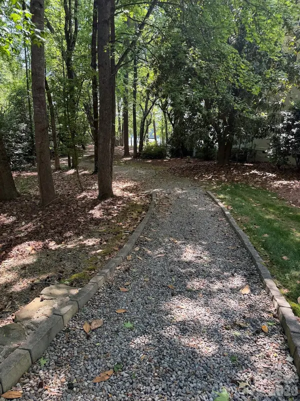 302 Millingport LN, New London, NC 28127