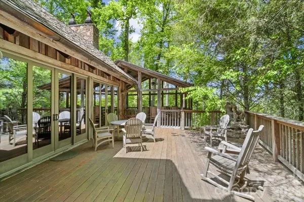 56 Spring House DR, Burnsville, NC 28714