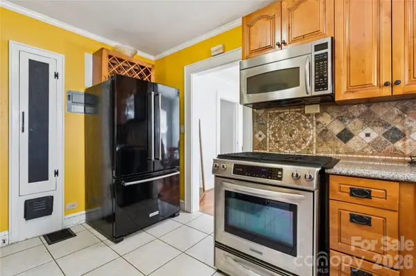 2224 Dundeen ST, Charlotte, NC 28216