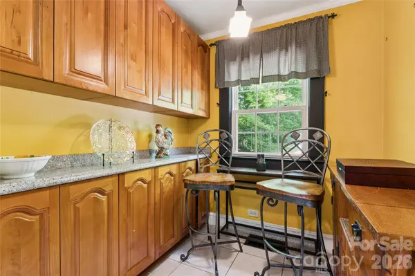 2224 Dundeen ST, Charlotte, NC 28216