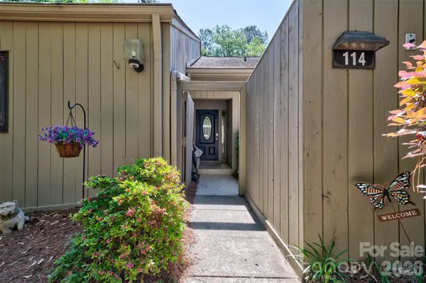 114 Pine Grove CIR, Lake Wylie, SC 29710