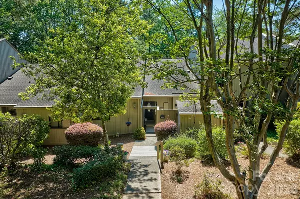 114 Pine Grove CIR, Lake Wylie, SC 29710