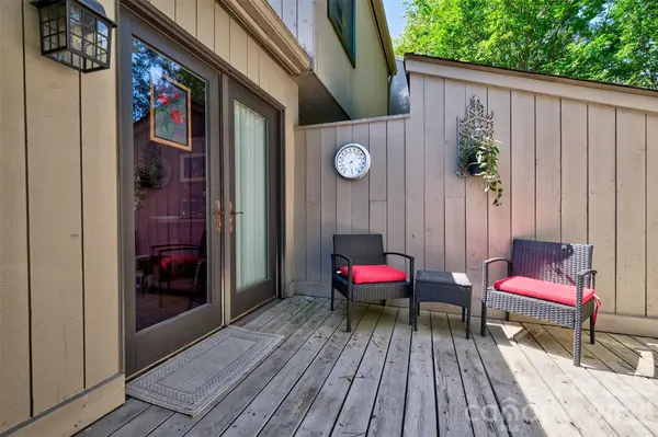 114 Pine Grove CIR, Lake Wylie, SC 29710