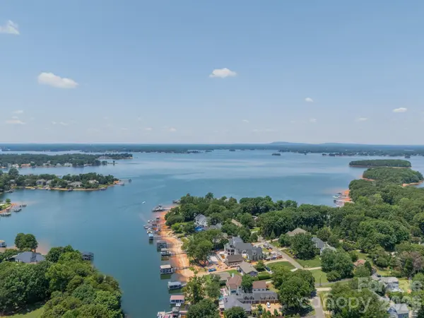 19533 Bustle RD, Cornelius, NC 28031