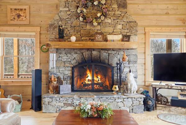 2150 Shellstand RD, Almond, NC 28702
