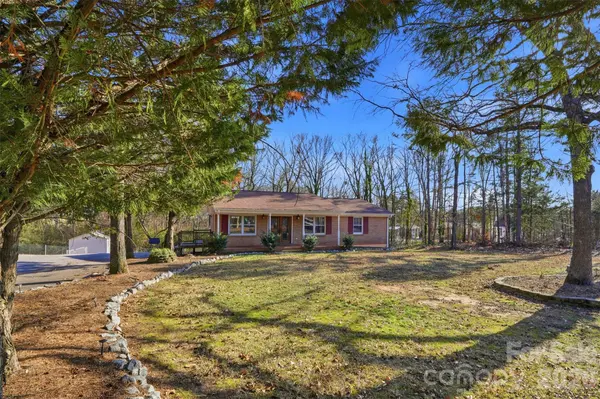 324 Pawley DR, Charlotte, NC 28214