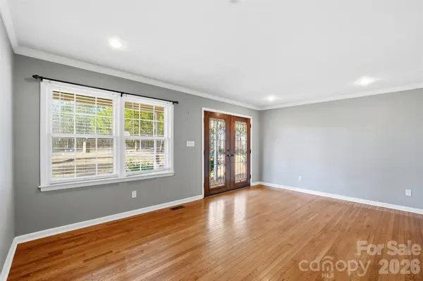 324 Pawley DR, Charlotte, NC 28214