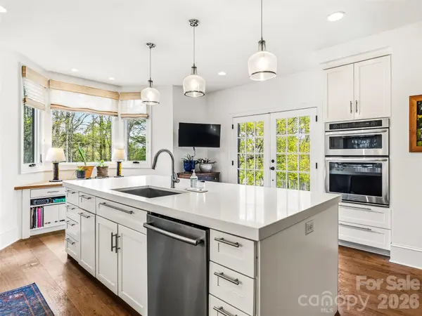 10 Kalimar HTS, Hendersonville, NC 28739