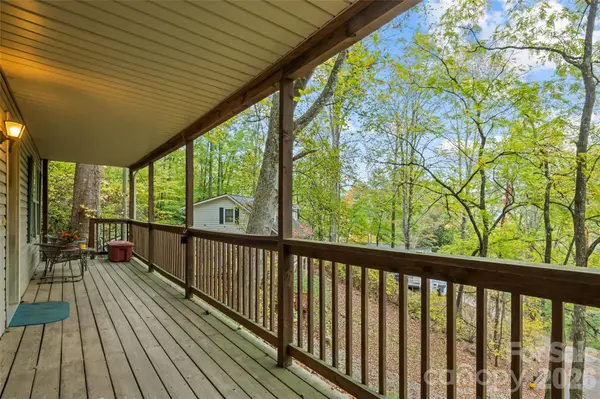 42 Greenview DR, Maggie Valley, NC 28751