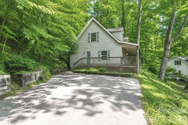 42 Greenview DR, Maggie Valley, NC 28751