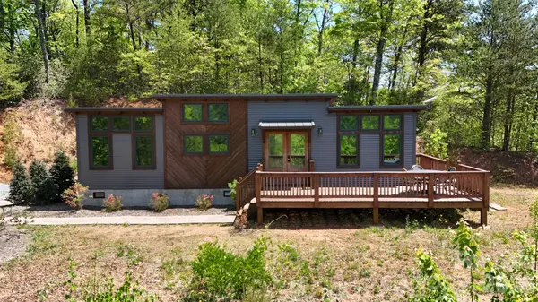 521 Duchess DR, Sylva, NC 28779