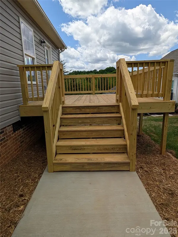 4184 Saltwood DR, Hickory, NC 28602