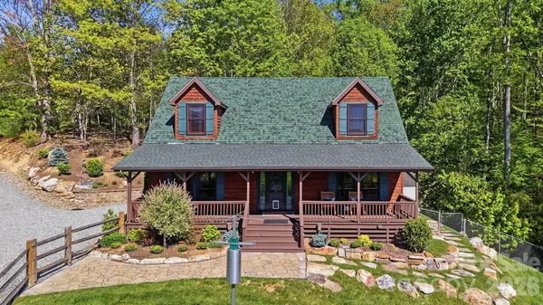 394 Hummingbird LN, Elk Park, NC 28622
