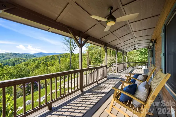 394 Hummingbird LN, Elk Park, NC 28622