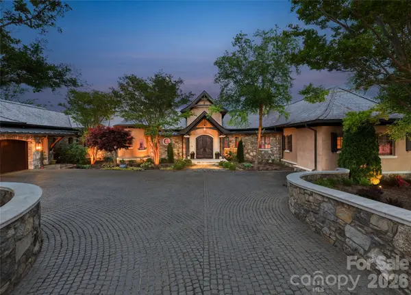 83 Summit Tower CIR, Asheville, NC 28804