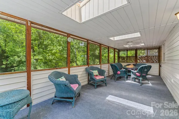 98 Pensacola AVE, Arden, NC 28704