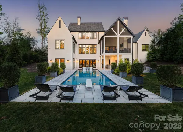 6 Stansbury DR, Asheville, NC 28803