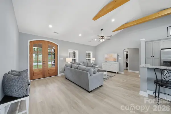 418 Huntington Woods ST SE, Lenoir, NC 28645