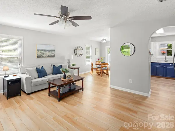 224 Clover DR, Fletcher, NC 28732