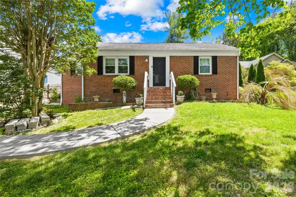145 Driftwood DR, Mooresville, NC 28117