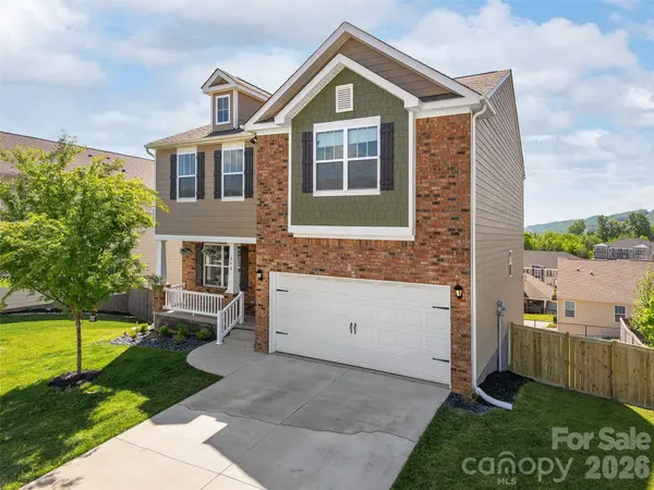 348 Tavernier LN, Candler, NC 28715