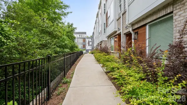5003 York Park LN, Charlotte, NC 28217