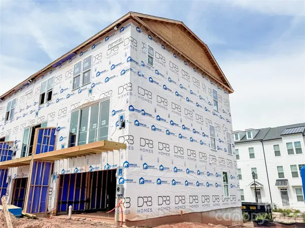 3102 Middle ST, Charlotte, NC 28278