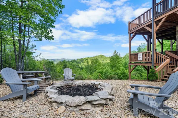 6749 Fire Crest LN, Lenoir, NC 28645