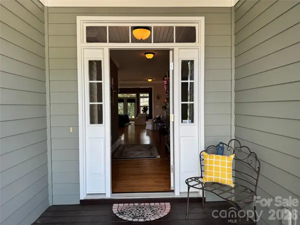 25 Copper CT, Hendersonville, NC 28792