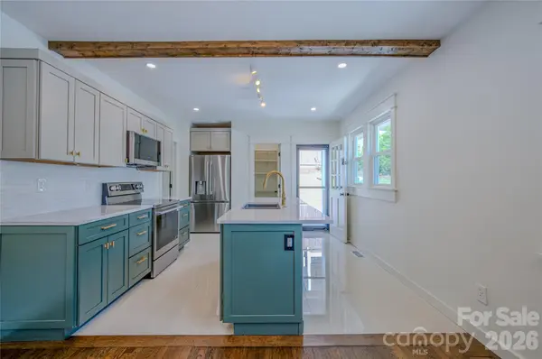 26 Henrietta ST, Asheville, NC 28801