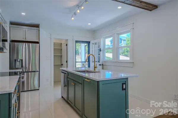 26 Henrietta ST, Asheville, NC 28801