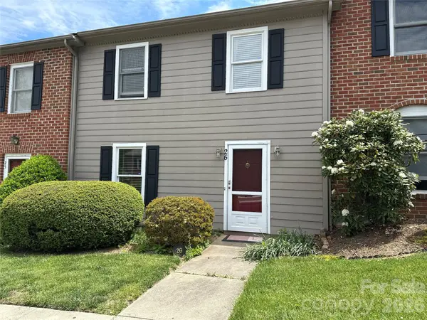 26 Sleepy Hollow LN, Swannanoa, NC 28778
