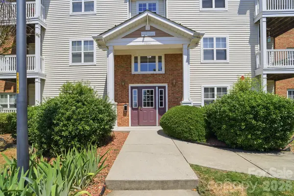 9976 Hyde Glen CT, Charlotte, NC 28262