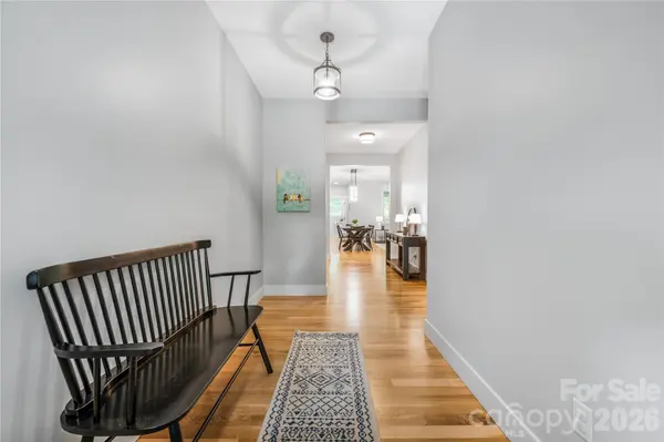 9 Ashe Park CIR, Asheville, NC 28806