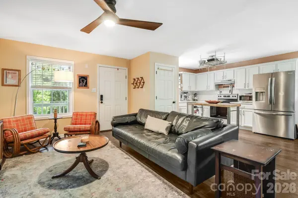 112 Shadowlawn DR, Asheville, NC 28806