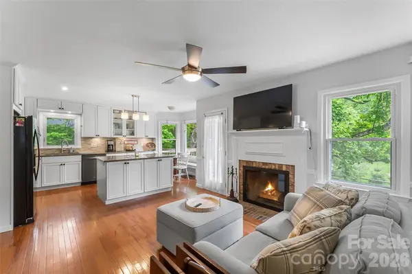 808 Lakey Gap RD, Black Mountain, NC 28711