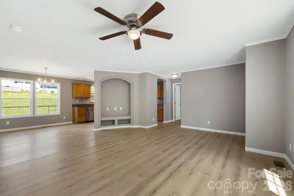 44 morning LN, Hendersonville, NC 28792