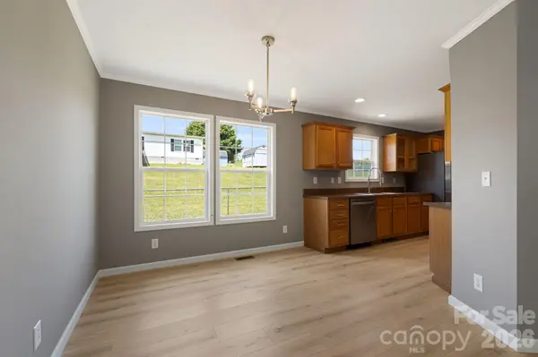 44 morning LN, Hendersonville, NC 28792