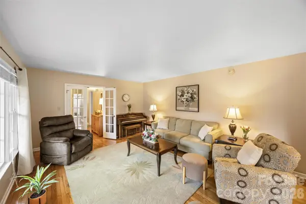 1254 Churchill DR, Gastonia, NC 28054