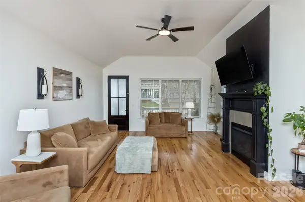84 Rose Creek RD, Leicester, NC 28748