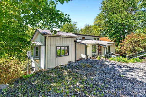 334 Harbor Lake RD, Newland, NC 28657