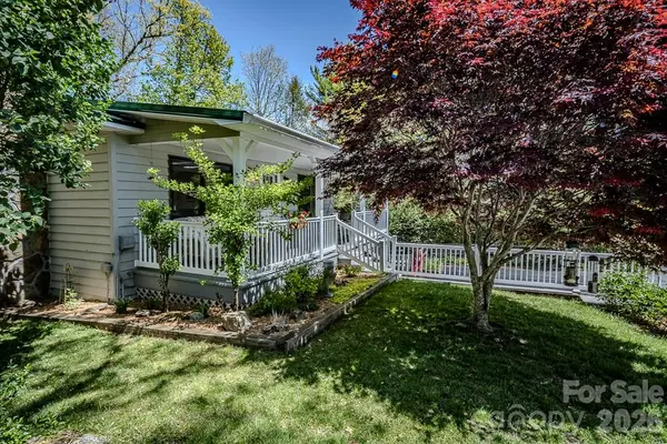 38 Rocky Meadows RD, Newland, NC 28657
