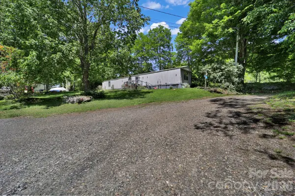 30 Little Rock RD, Newland, NC 28657